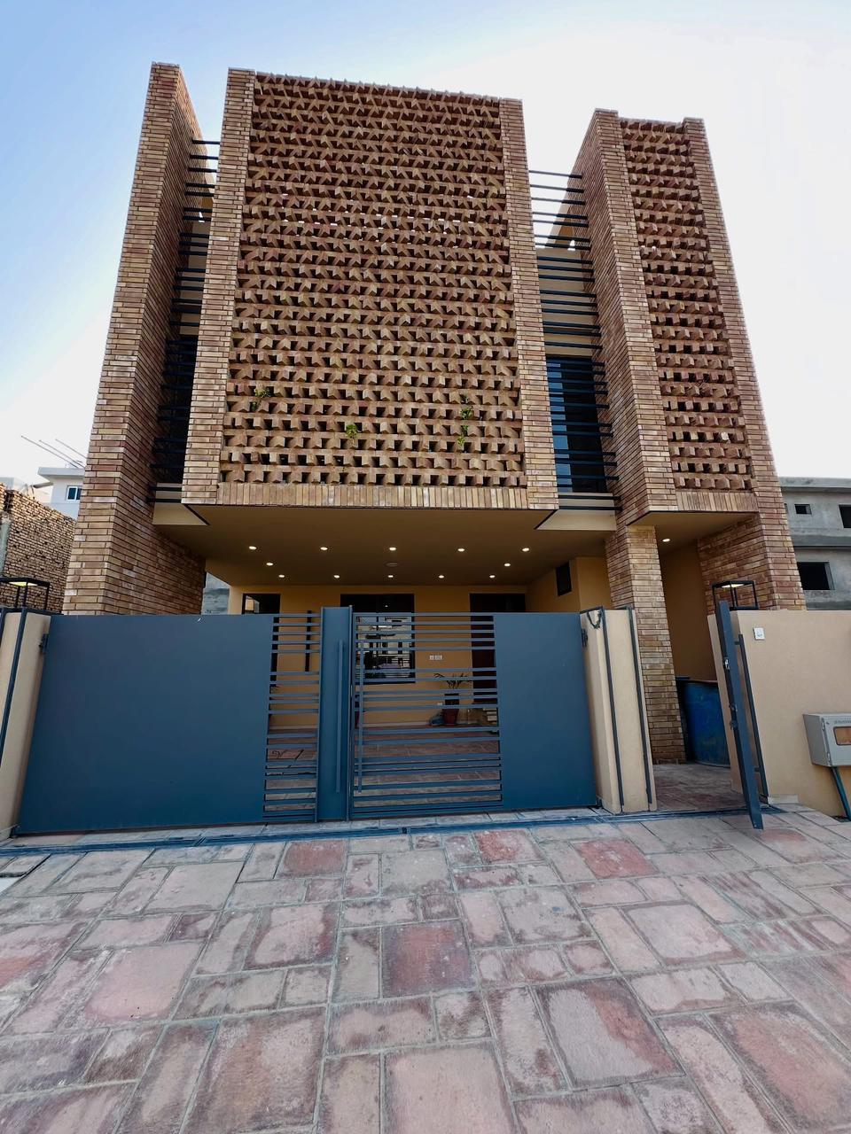 Modern House Ready to Move